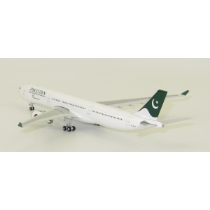 Model Airbus A330-300 PIA Pakistan 1:400