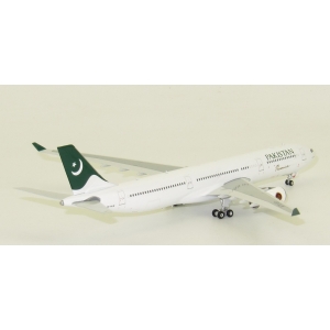 Model Airbus A330-300 PIA Pakistan 1:400