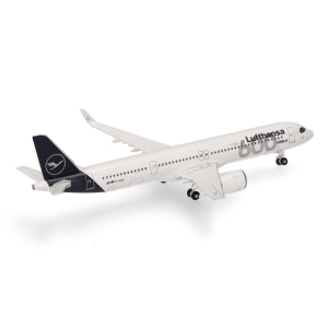 Model Airbus A321neo LUFTHANSA 1:500 D-AIEQ 600th