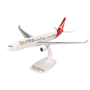 Model Airbus A330-200 QANTAS Pride 1:200