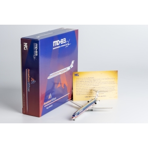 Model McDonnell Douglas MD83 AMERICAN 1:400 NG Model