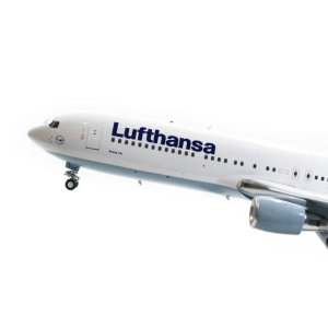 Model Boeing 767-300 Lufthansa D-ABUC J Fox