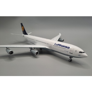 Model Airbus A340-200 Lufthansa D-AIBD Essen J Fox